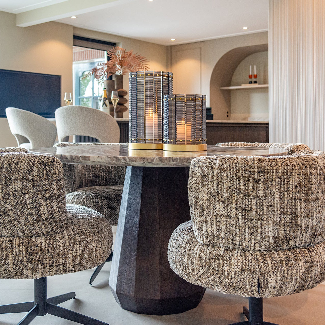 Richmond Interiors Esstisch Oberoy – Ø130 cm (Brown) Esstisch rund Richmond Interiors