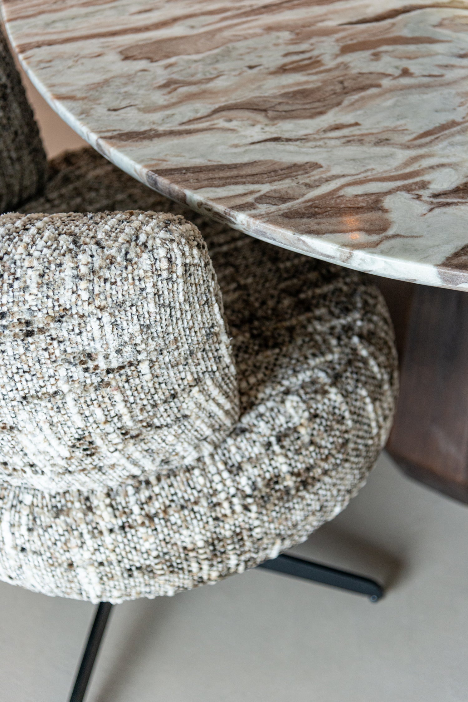 Richmond Interiors Esszimmerstuhl Alexis brown omara swivel Esszimmerstuhl Richmond Interiors