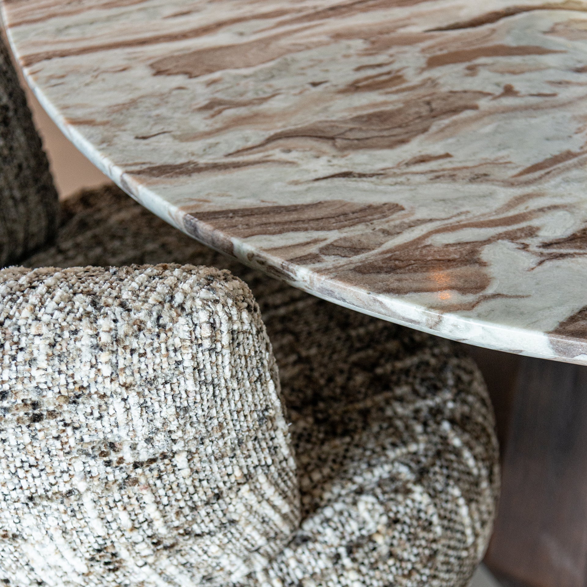 Richmond Interiors Esstisch Oberoy – Ø130 cm (Brown) Esstisch rund Richmond Interiors