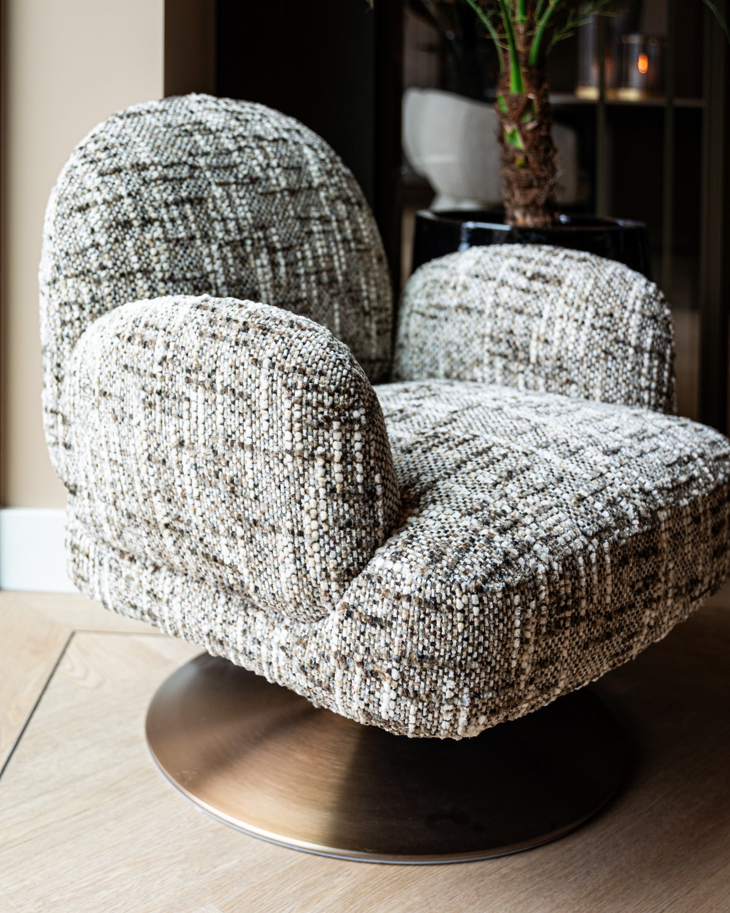 Richmond Interiors Lounge Stuhl Kagney brown omara swivel Lounge Stuhl Richmond Interiors