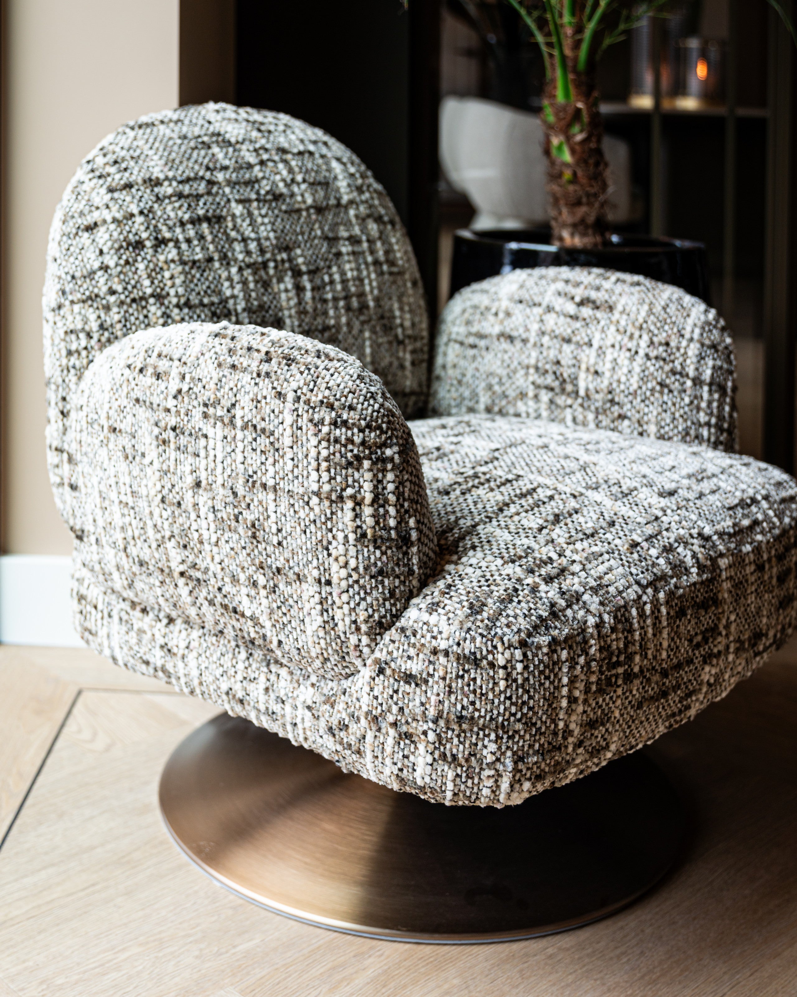Richmond Interiors Lounge Stuhl Kagney brown omara swivel Lounge Stuhl Richmond Interiors