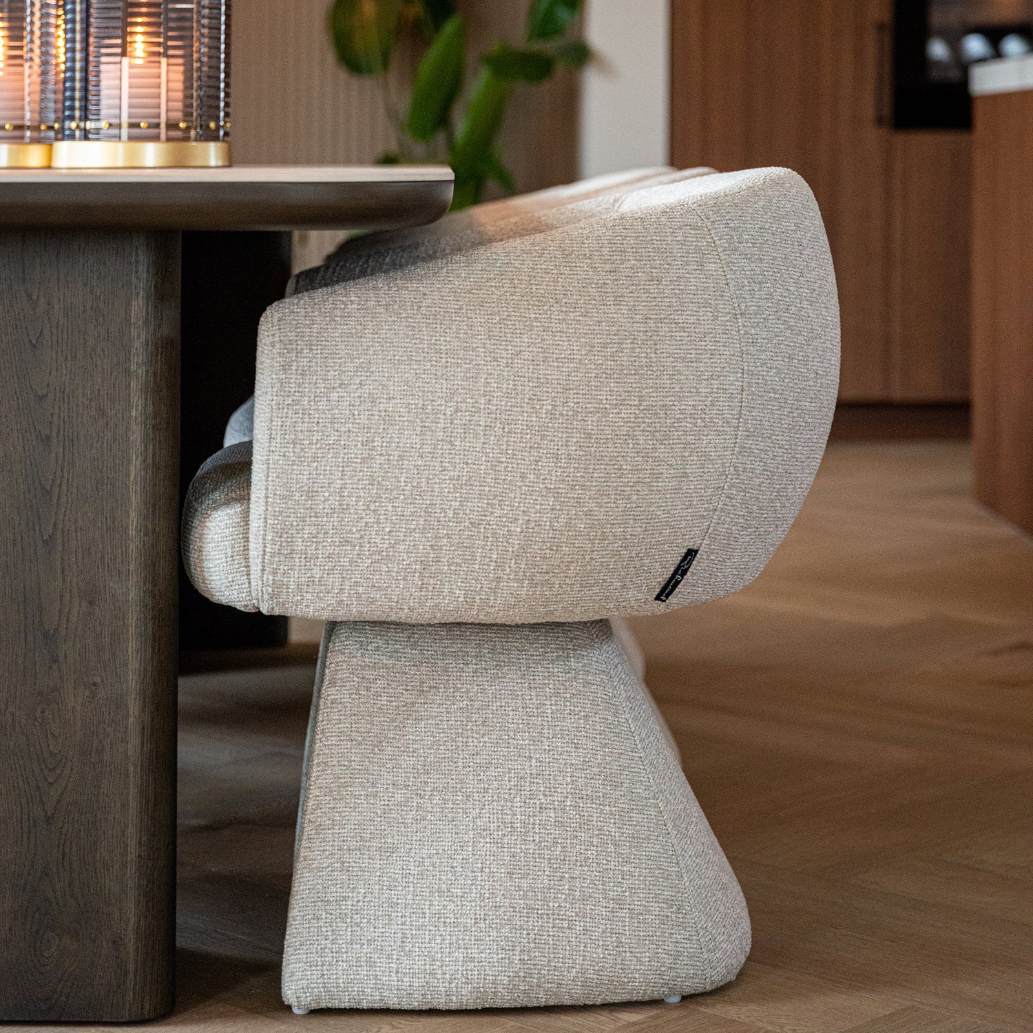 Richmond Interiors – Esszimmerstuhl Quiriro biscotti drehbar Esszimmerstuhl Richmond Interiors