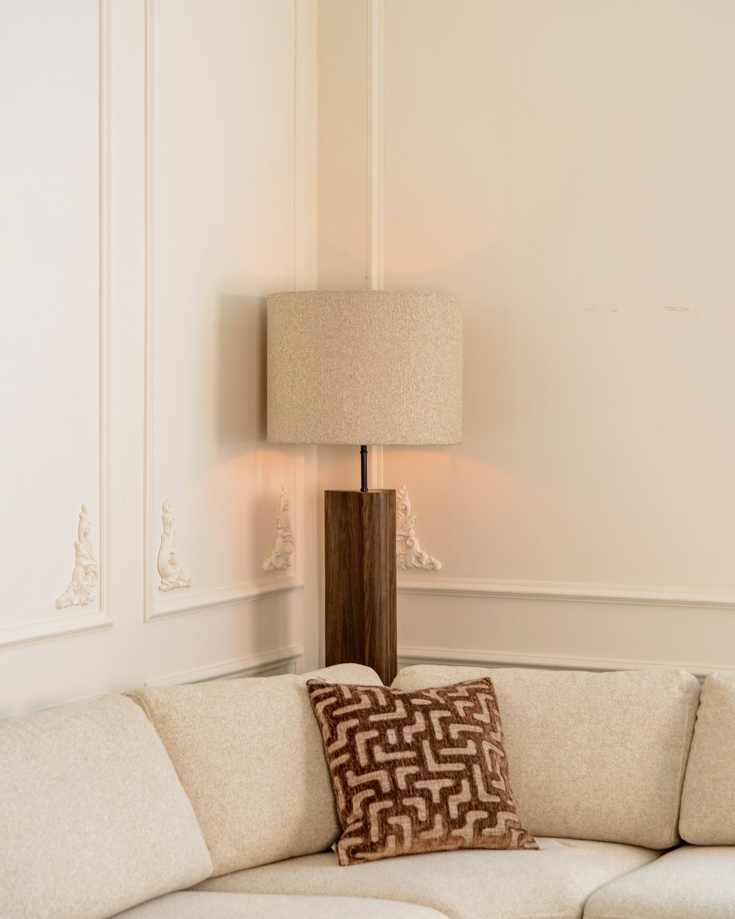 Richmond Interiors Stehlampe Jamy walnut Richmond Interiors