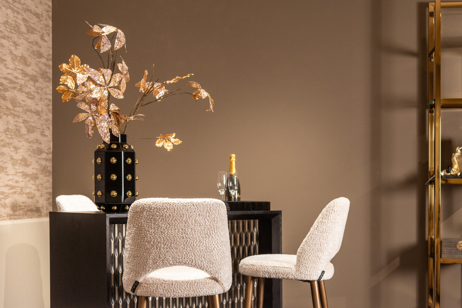 Richmond Interiors Tablett Liv black/gold