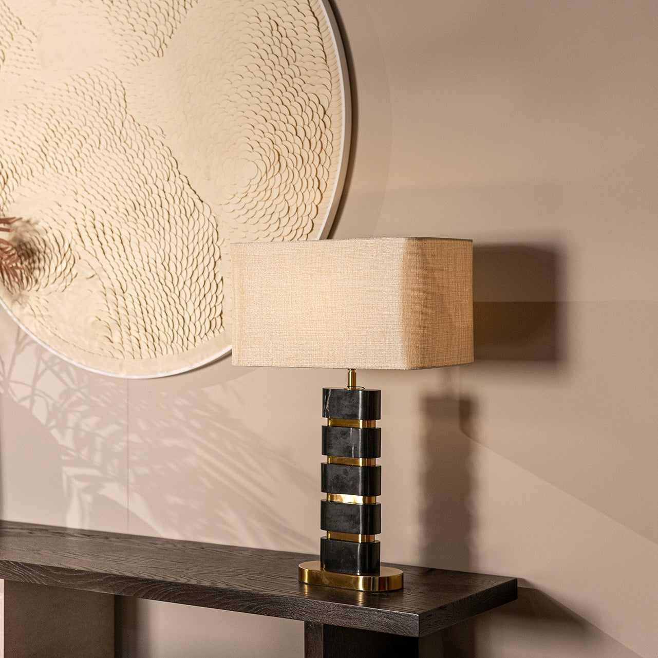 Richmond Interiors Tischlampe Levina inkl. Lampenschirm (Black/gold) Tischlampe Richmond Interiors