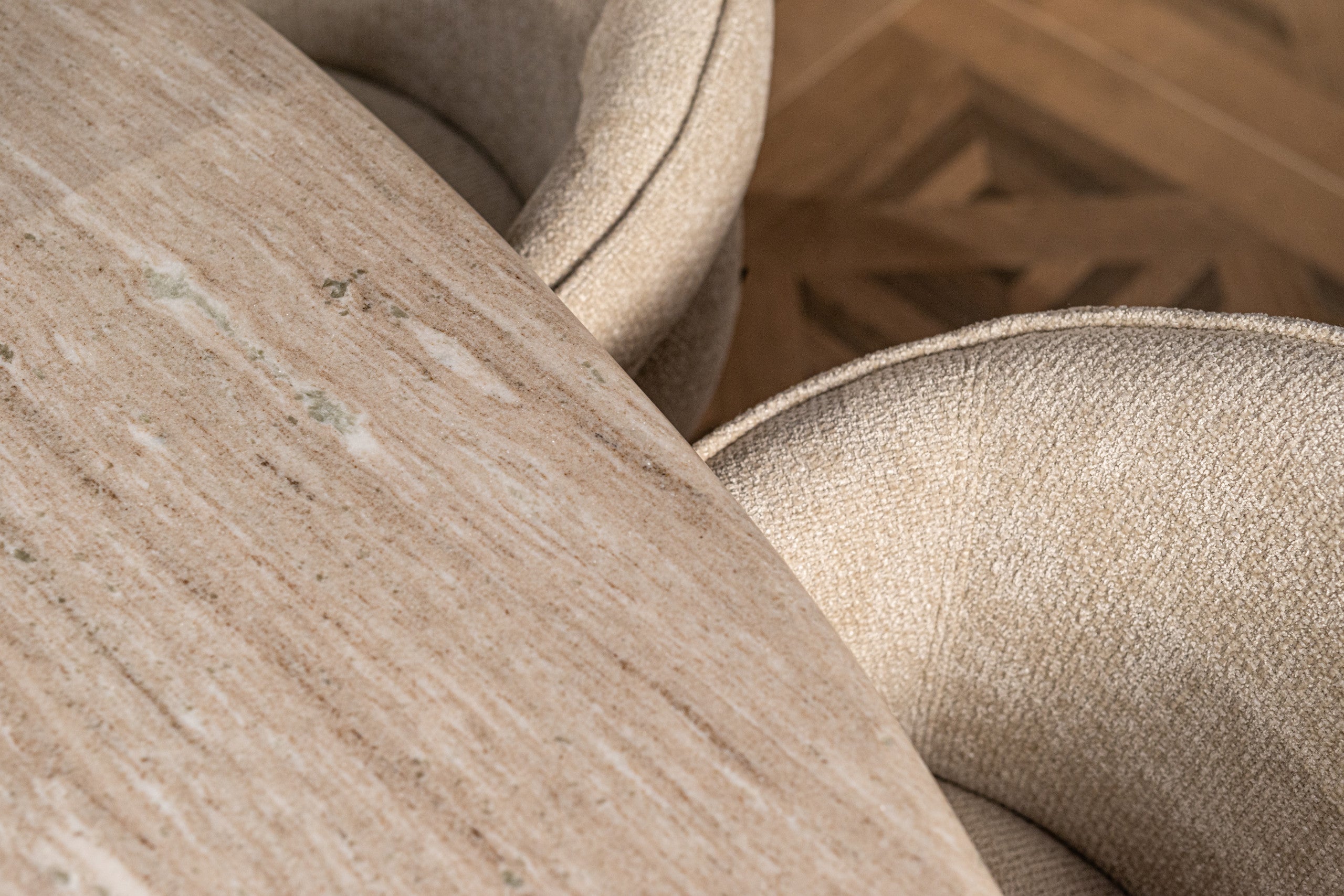 Richmond Interiors Esszimmerstuhl Kayla cream unicorn swivel Esszimmerstuhl Richmond Interiors