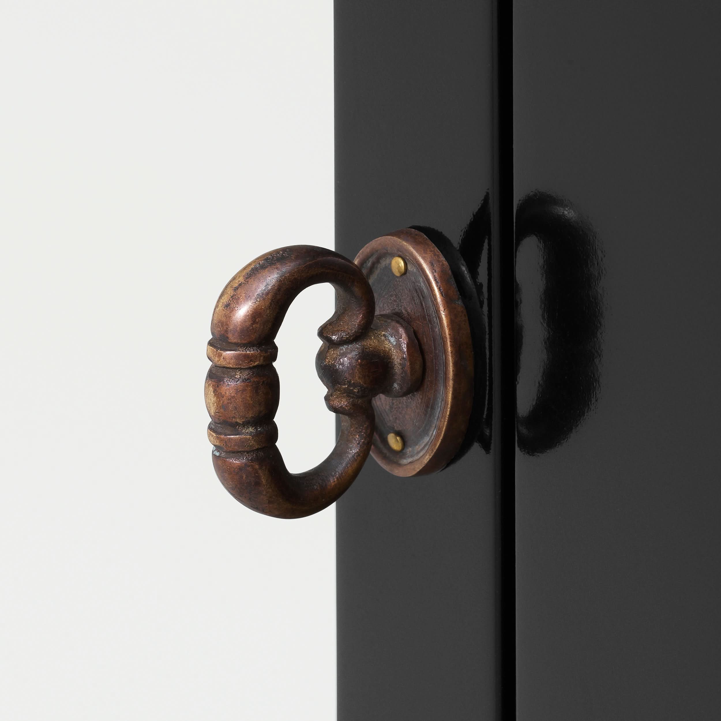 Eichholtz Vitrine Gala – Schwarz gewachst mit Klarglas Vitrinenschrank Eichholtz