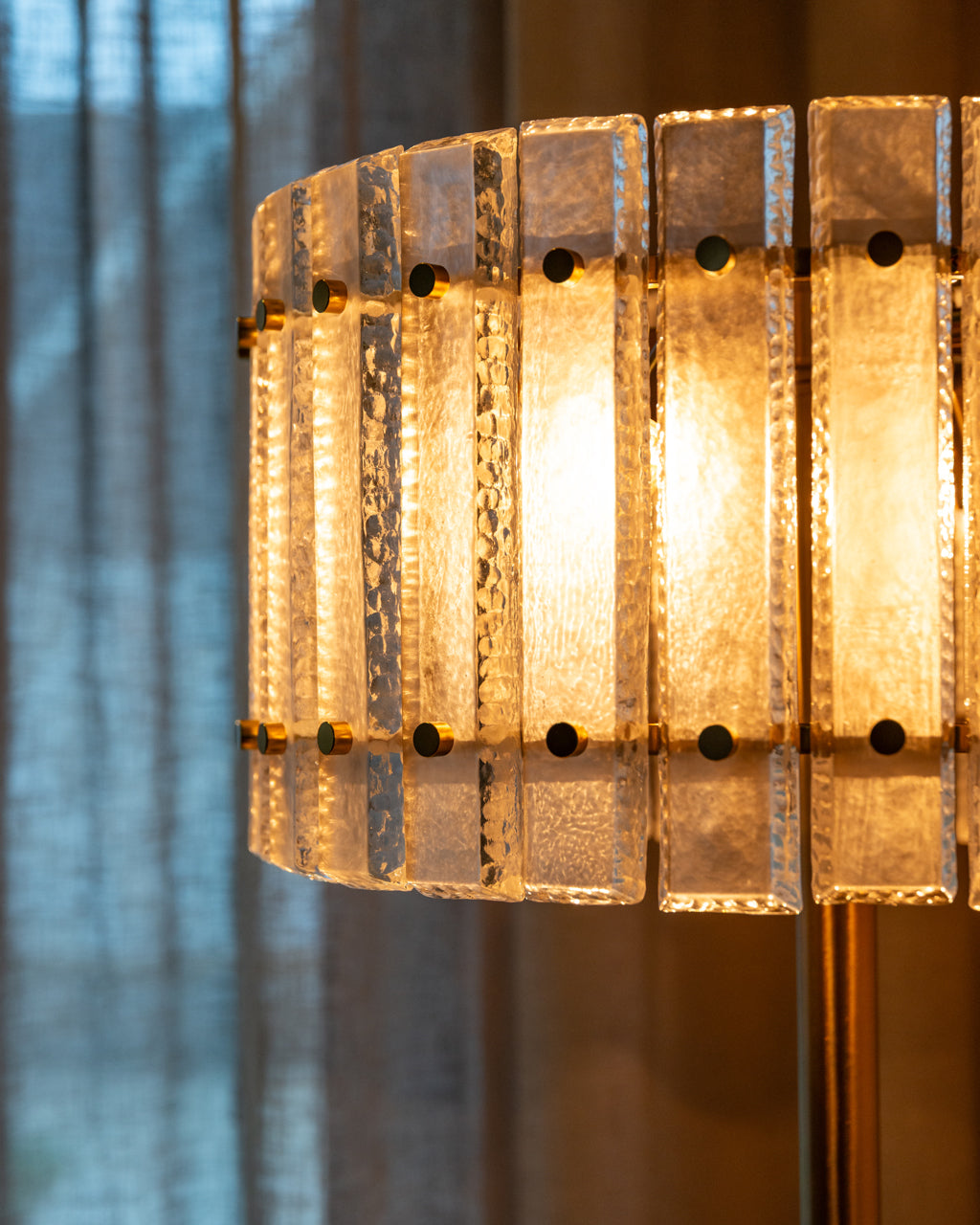 Richmond Interiors – Stehleuchte Feline Brass Antique Stehlampe Richmond Interiors