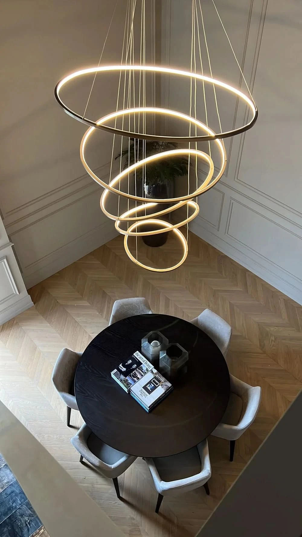 The Grand HALO RING FIVE Deckenleuchte – Gebürstetes Kupfer Kronleuchter The Grand Collection